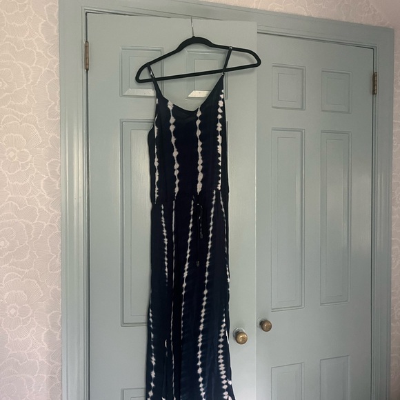Walker & Wade Navy and white tie-dye long dres - Picture 6 of 8